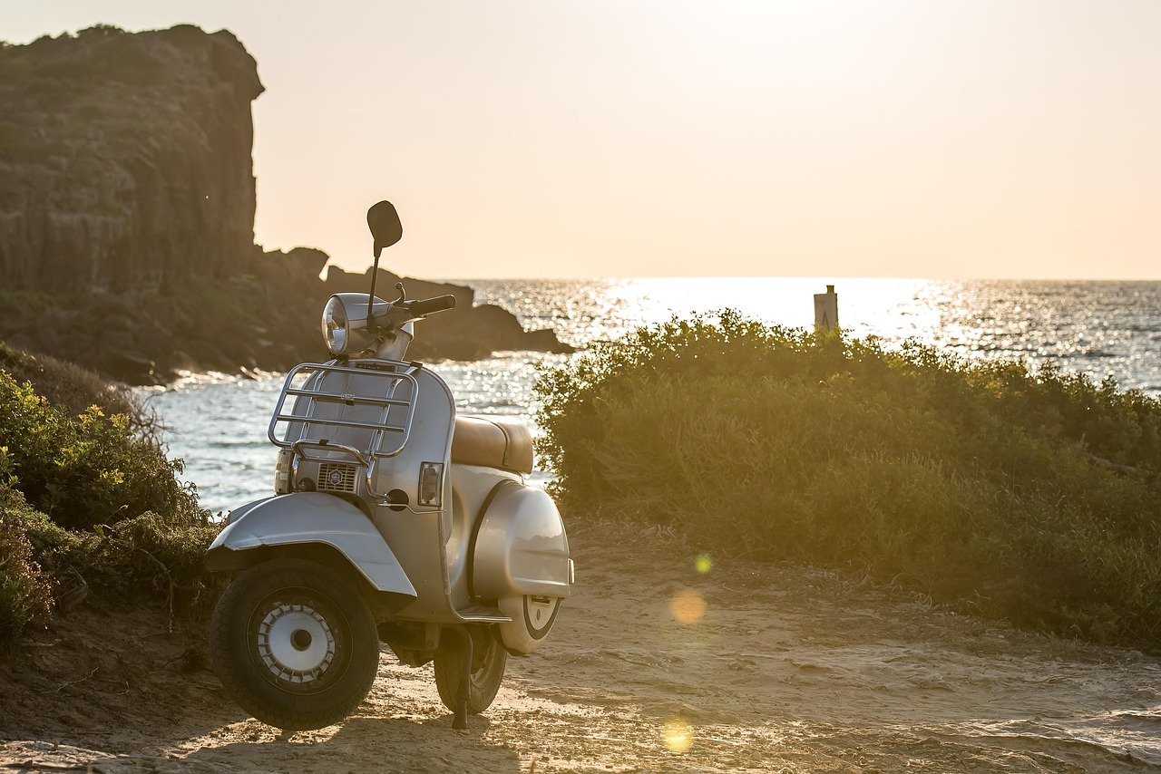 Da Cannigione: Noleggio Scooter — photo 1