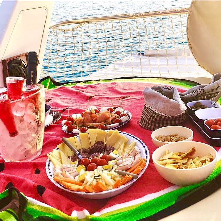 Da La Maddalena: Tour in barca al tramonto con aperitivo sardo – Santo Stefano — photo 2