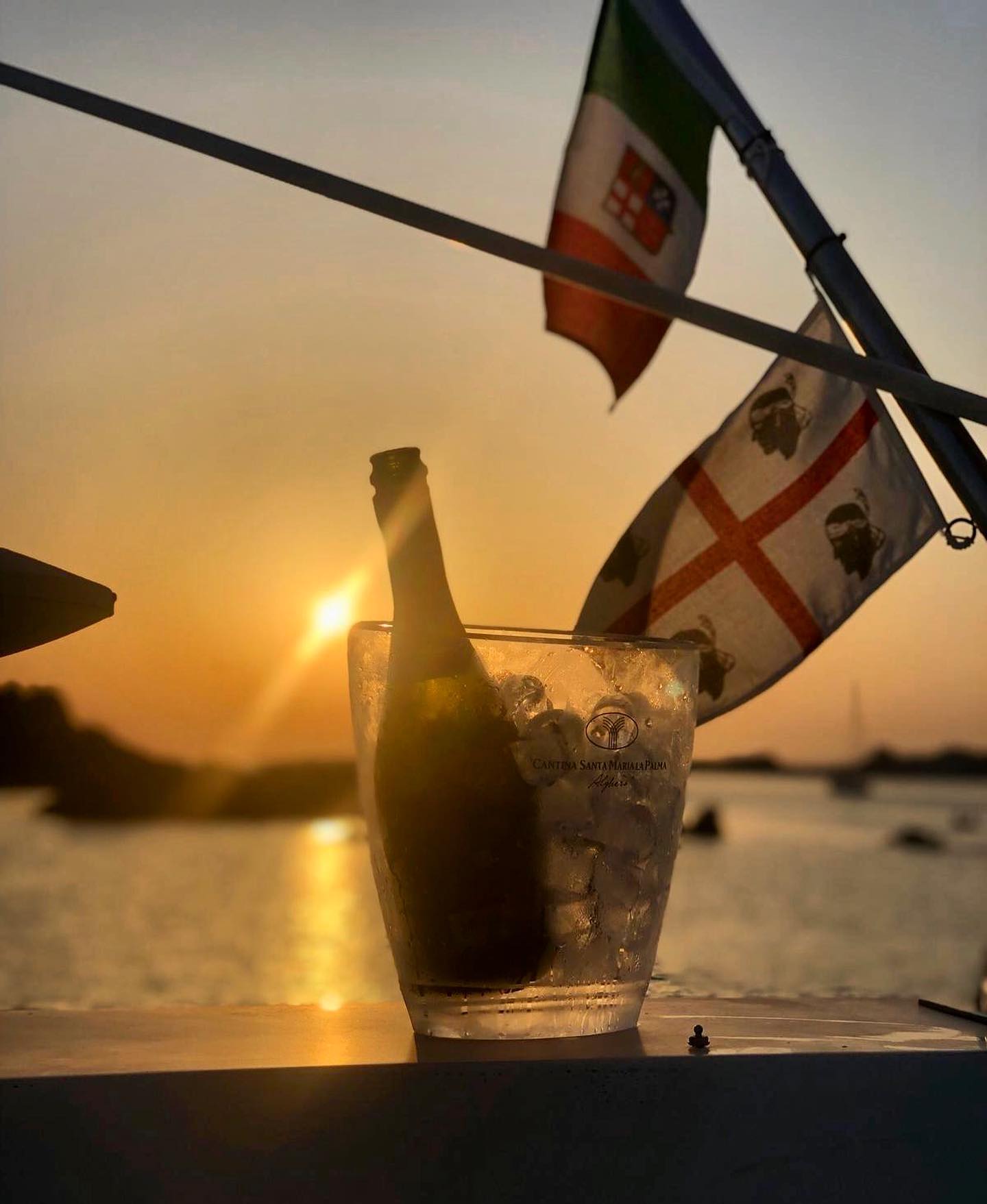 Da La Maddalena: Tour in barca al tramonto con aperitivo sardo – Santo Stefano — photo 3