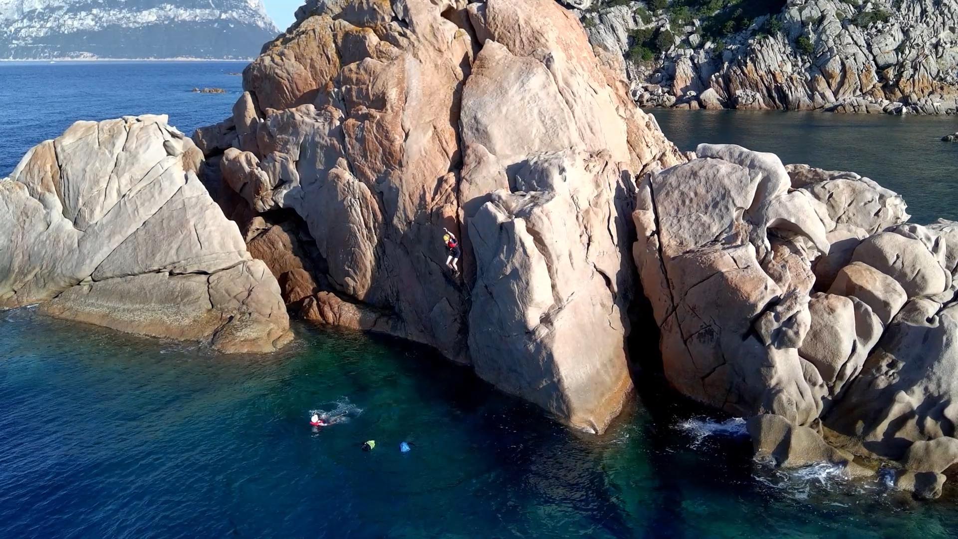 Coasteering a Capo Ceraso: Avventura tra le Rocce e il Mare — photo 2