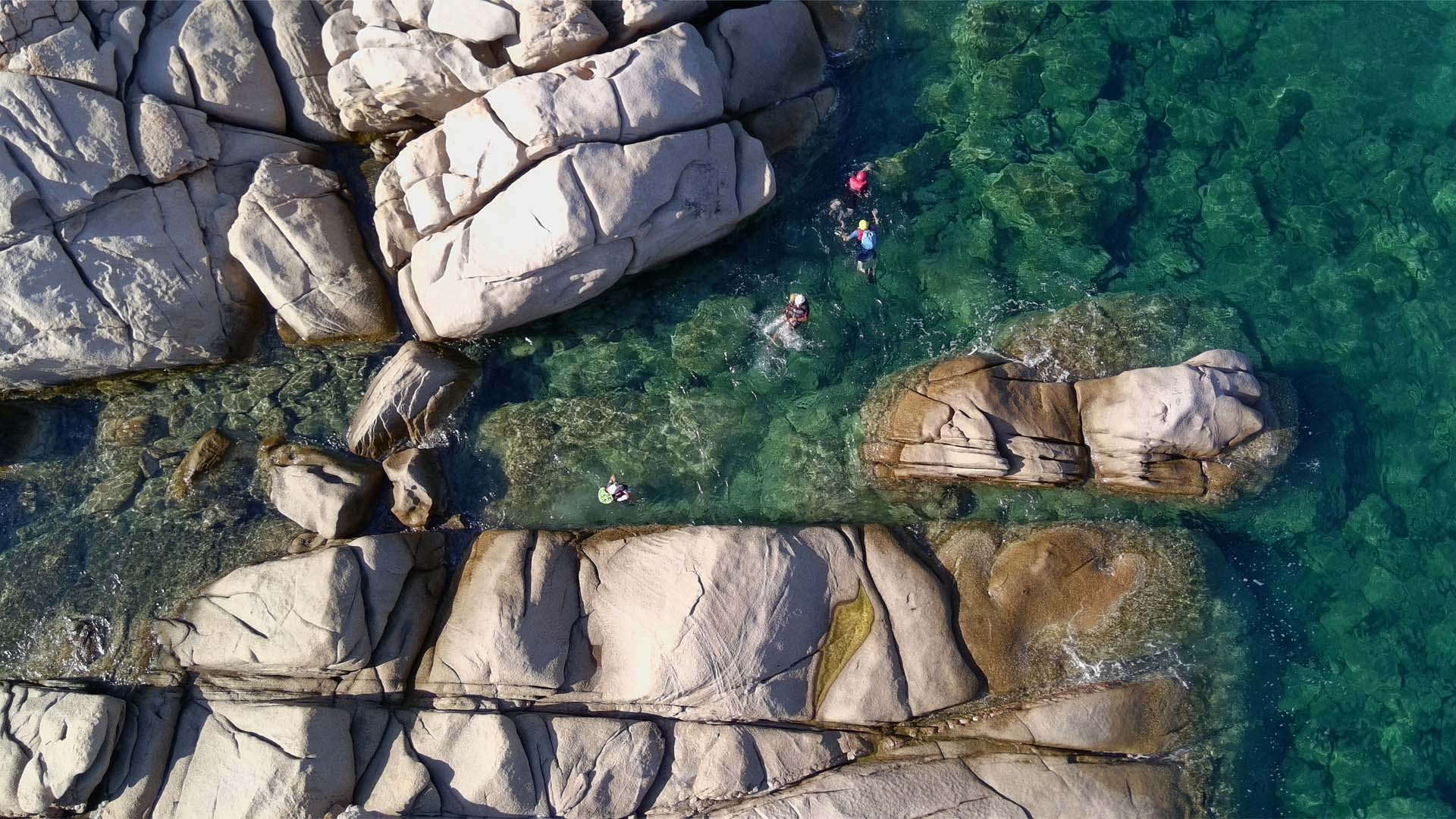 Coasteering a Capo Ceraso: Avventura tra le Rocce e il Mare — photo 1