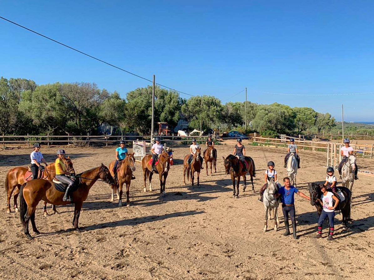 Lezioni di Equitazione di Gruppo a Olbia: Cavalca nella Natura della Gallura — photo 1
