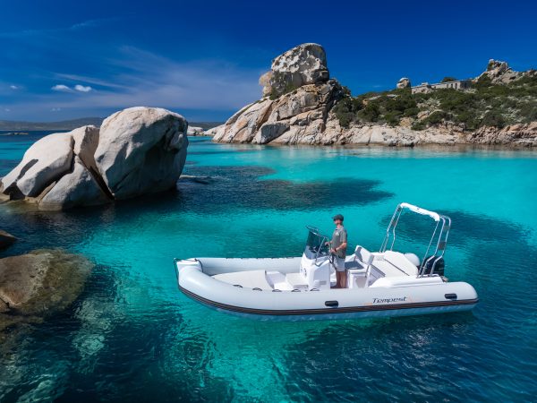 Da La Maddalena: Noleggio gommone 6,25 senza patente – Libertà totale in mare — photo 3
